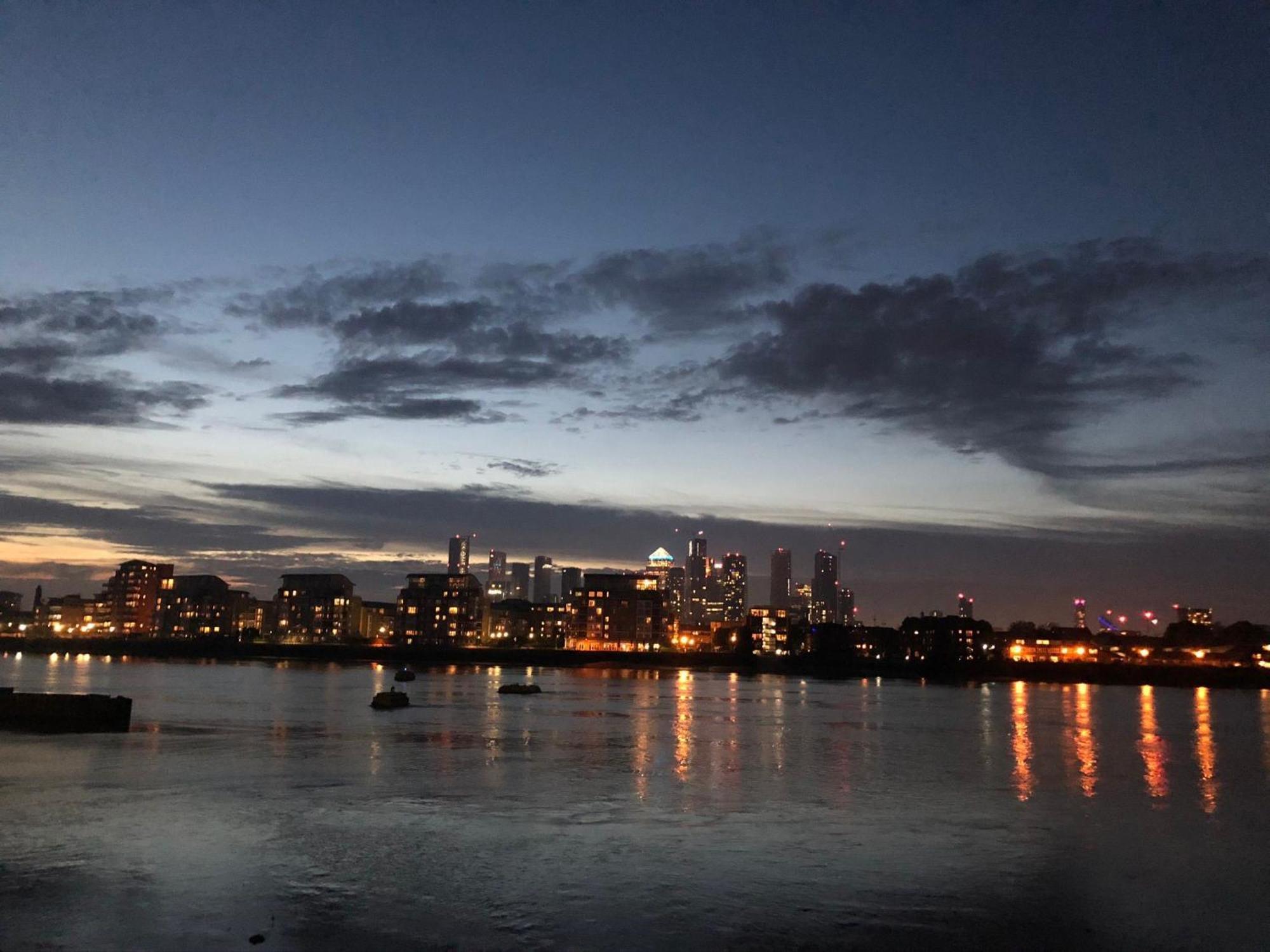 Greenwich Apartment With A River View & Balcony Near The 02 Arena & North Greenwich With Free Wifi & Fast Links Into Central London Exterior photo